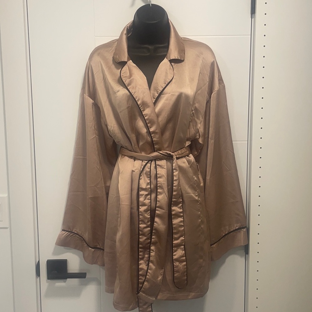 Missguided Satin robe